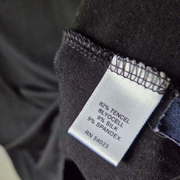 EUC BANANA REPUBLIC BLACK SILK BLEND TEE SIZE M - Picture 12 of 14